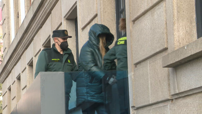 A acusada, Ana Sandamil, á súa chegada á Audiencia provincial de Lugo