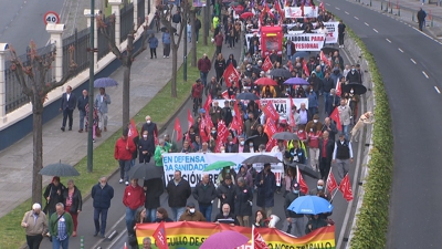 Manifestación conxunta de CCOO e UXT na Coruña