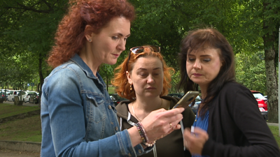 Ducias de mulleres ucraínas cos rescusos esgotados buscan traballo