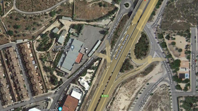Lugar en que apareceu tirada a vítima, na saída da A-31 a altura de Petrer. FOTO/ Google Maps
