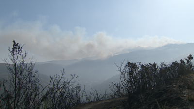 O incendio afecta a serra de San Mamede