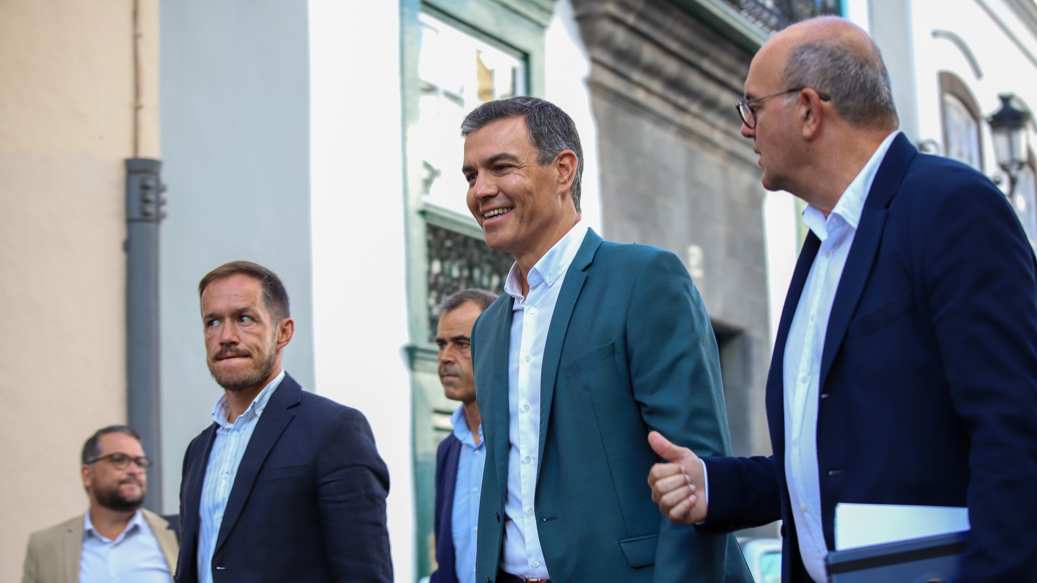 O presidente do Goberno, Pedro Sánchez, visitou este martes a illa da Palma (EFE/Luis G. Morera)