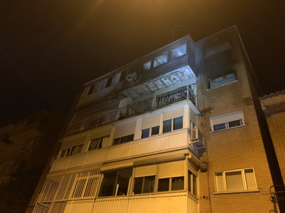 Edificio afectado polo incendio no distrito da Latina en Madrid