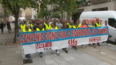 Os traballadores manifestáronse polas rúas do centro de Ourense