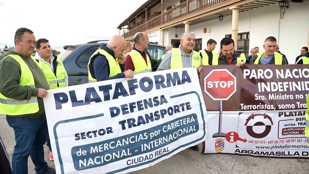 Transportistas autónomos e pemes convocan un paro indefinido en apoio aos  agricultores - G24