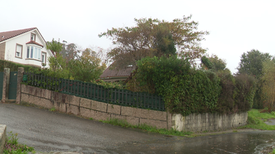 A casa está preto de Ponte Caldelas, pero nunha zona rural