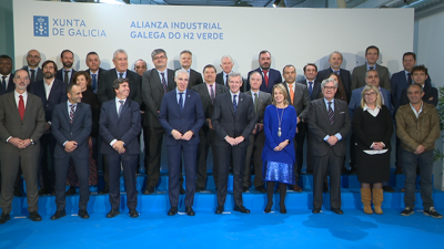 Foto de familia da constitución da alianza industrial galega para o hidróxeno verde, este mércores