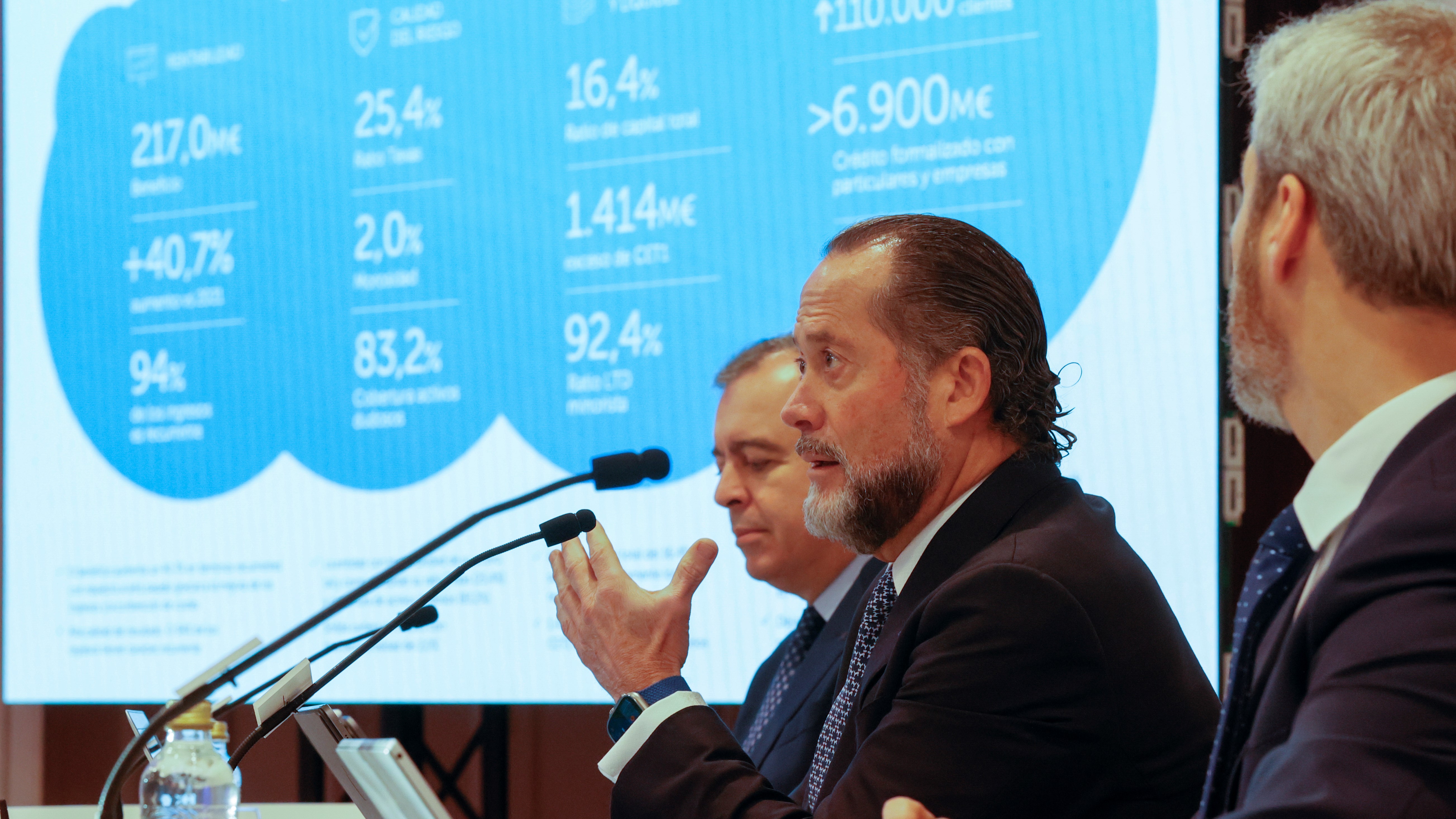 Juan Carlos Escotet, presidente de Abanca, presenta os resultados da entidade (EFE/Lavandeira jr)
