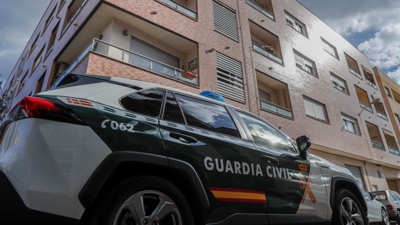 A Garda Civil fíxose cargo da investigación tras localizar o bebé morto (EFE/Manuel Bruque)