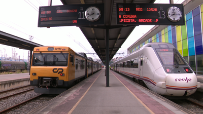 Comboio de Portugal na estación de Guixar, en Vigo
