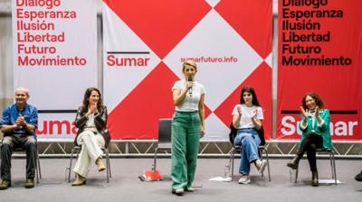 Yolanda Díaz nun acto de Sumar en Sevilla (EFE/Raúl Caro)