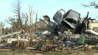 Estragos causados polo tornado en Rolling Fork