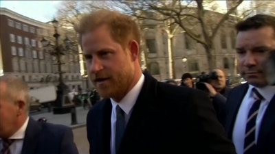 O xuízo contra o Daily Mail comezará tras a coroación de Carlos III
