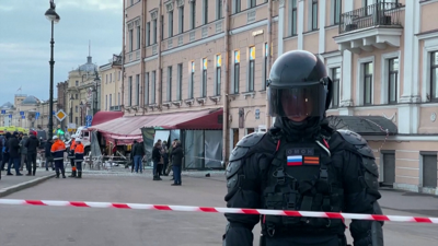 Lugar da explosisión en San Petersburgo coas forzas de seguridade rusas