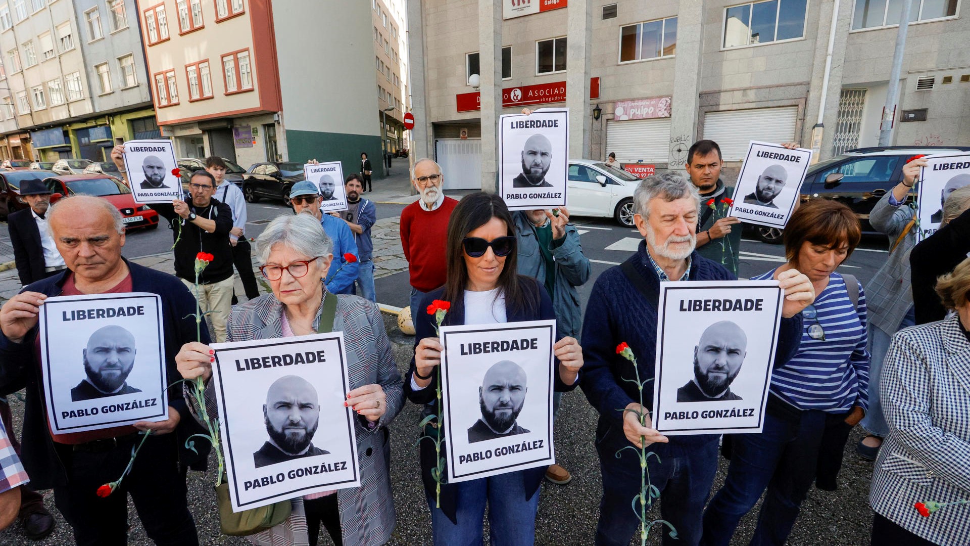 Asistentes lembran no acto ao xornalista Pablo González, preso en Polonia