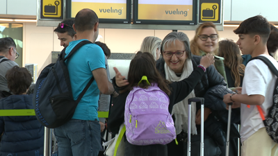 Operación retorno de Semana Santa no aeroporto Santiago-Rosalía de Castro