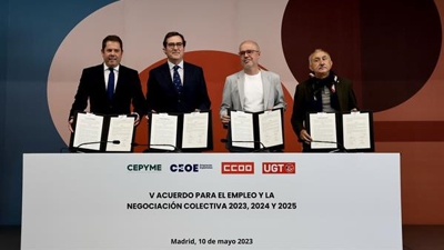 El presidente de CEPYME, Gerardo Cueva; o presidente da CEOE, Antonio Garamendi; o secretario xeral de CCOO, Unai Sordo, e o secretario xeral de UXT, Pepe Álvare (EFE/ Sergio Pérez)