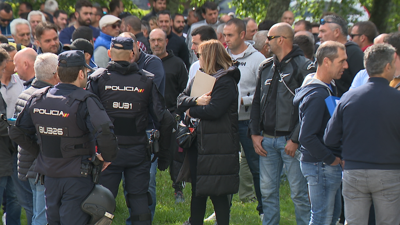 Concentración dos bateeiros diante da sede da Xunta de Galicia en Santiago