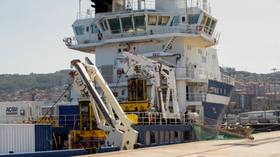 O buque Ártabro no porto de Vigo antes de partir cara a Terra Nova (EFE/Salvador Sas)