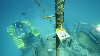 O robot submarino localiza a estrutura metálico do Villa de Pitanxo