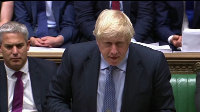 O ex primeiro ministro británico, Boris Johnson no Parlamento