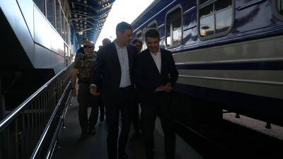 Sánchez á súa chegada a Kiiv en tren