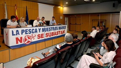 Conferencia de prensa para presentar a demanda contra o POEM (EFE/ Moncho Fuentes)