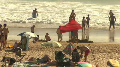 Praia de Montalvo, en Sanxenxo, coa bandeira vermella este sábado para limitar o baño