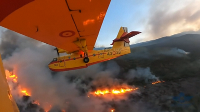 22 helicópteros e avións traballan no incendio de Tenerife
