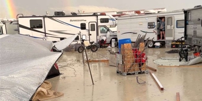 Cancelan polas chuvias o festival Burning Man en Nevada (EUA) con milleiros de asistentes atrapados