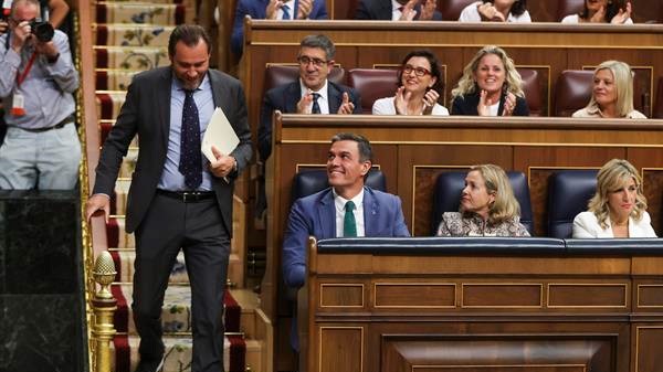 Óscar Puente intervén polo PSOE en lugar de Pedro Sánchez ou Patxi López (EFE/Kiko Huesca)