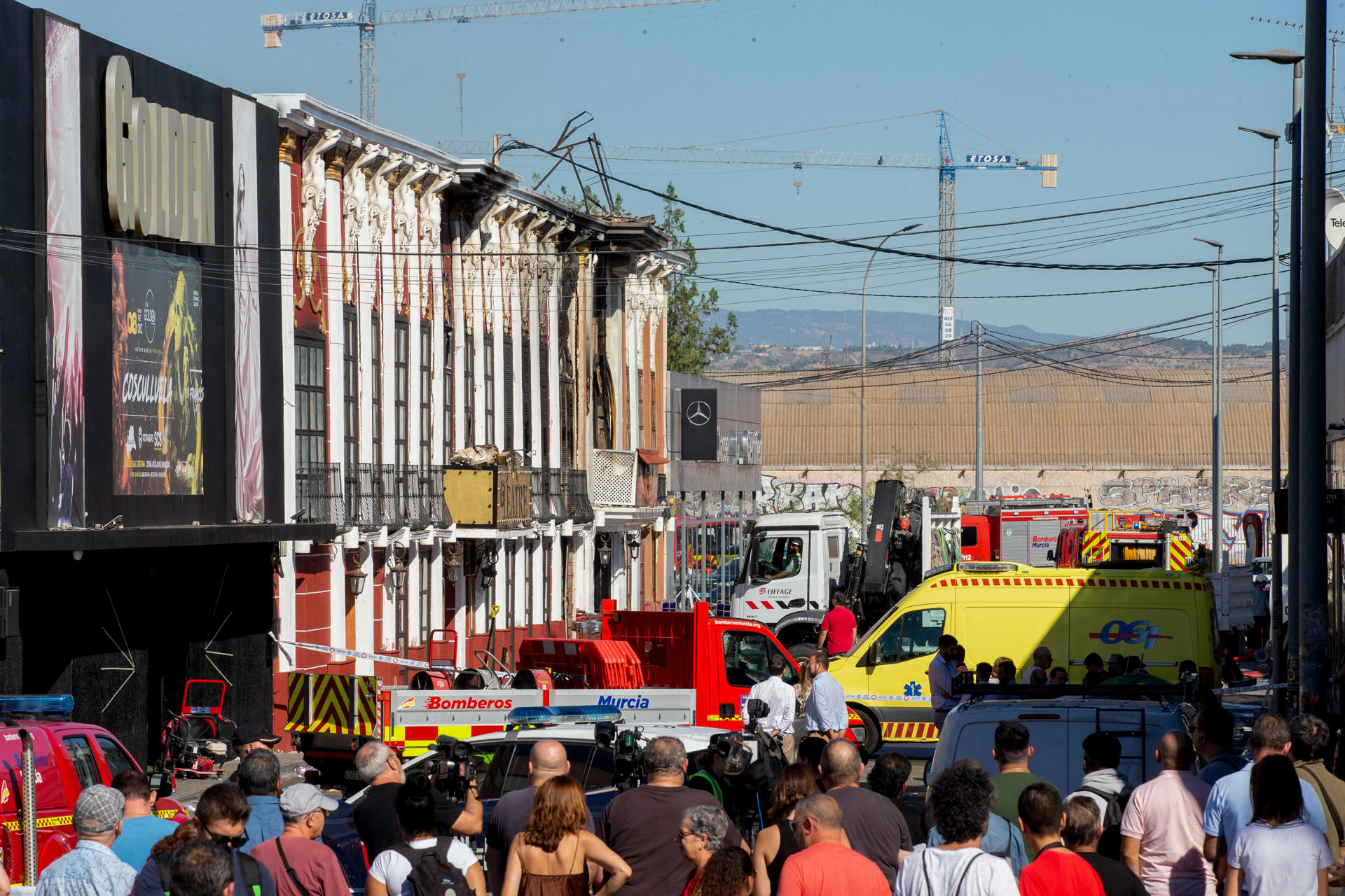 Servizos de emerxencias no incendio de Murcia