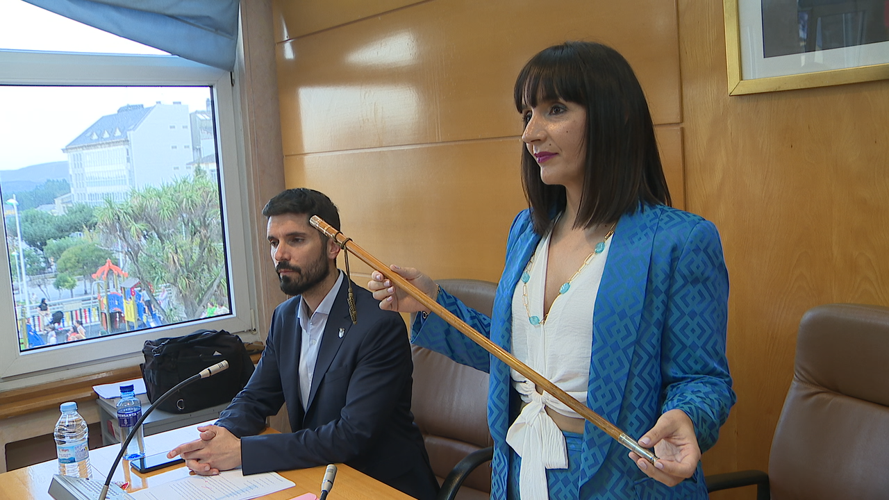 Marta Rouco colleu o bastón de mando da man de Elba Veleiro