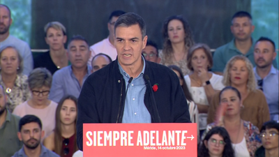 Pedro Sánchez no mitin do PSOE en Mérida