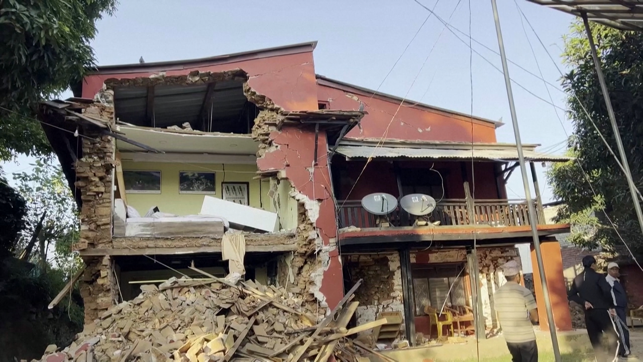 Unha das casas derruídas polo tremor