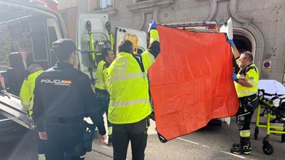 Efectivos do SAMUR atendendo a Alejo Vidal-Quadras tras o tiroteo (EFE/Emergencias Madrid. Ayuntamiento Madrid)