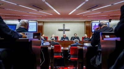 O presidente da Conferencia Episopal Española, Juan José Omella, preside a 123 Asemblea Plenaria deste luns en Madrid (EFE/ Aitor Martín)