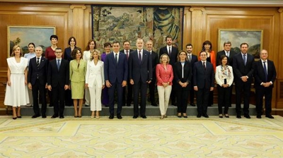Os 22 ministros do novo Goberno de Sánchez prometen os seus cargos ante o rei na Zarzuela  (EFE/ Chema Moya POOL)