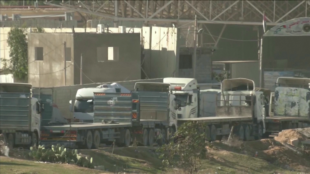 Camións con axuda humanitaria entran en Gaza polo paso fronteirizo de Rafah