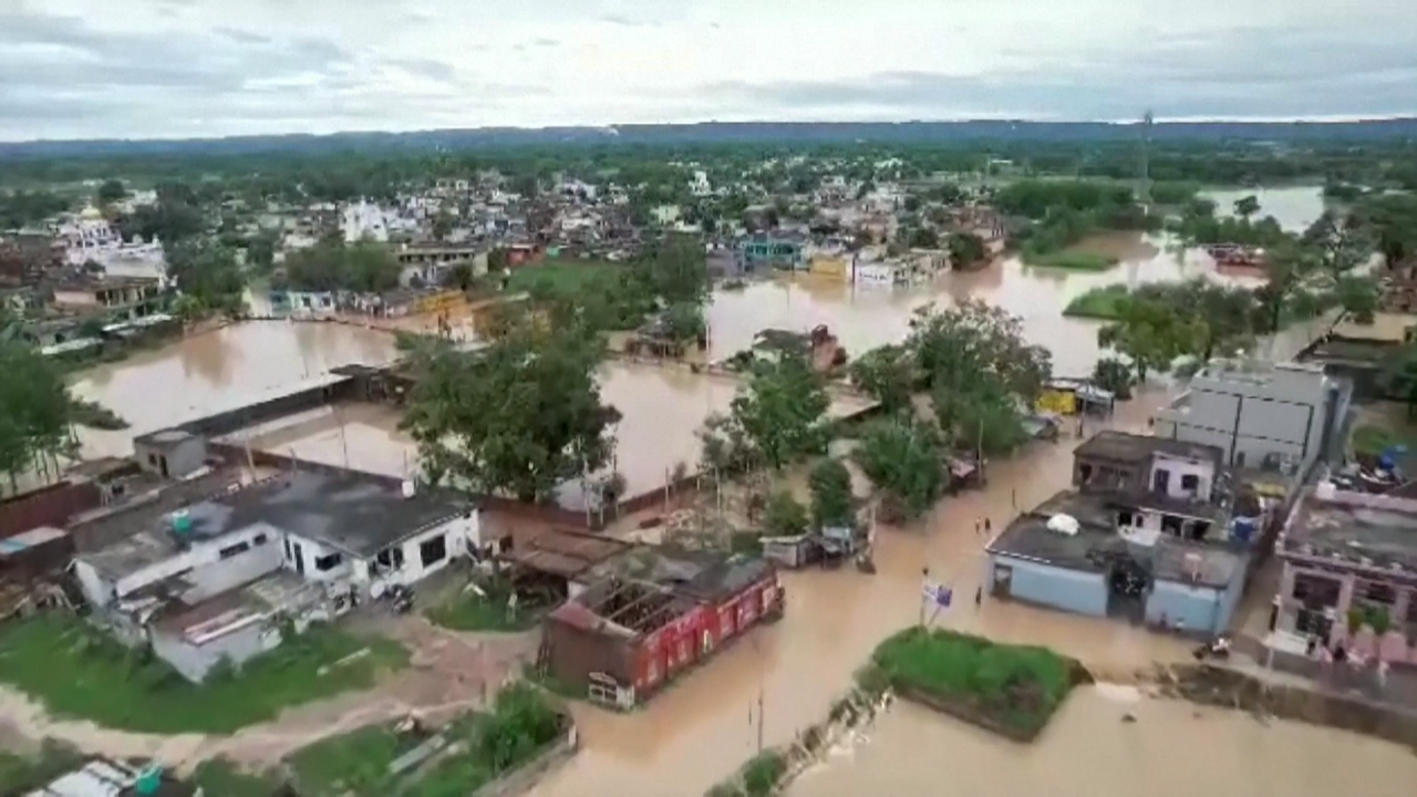 Inundacións debidas ao clima extremo (Reuters)