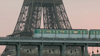 O atentado foi a poucos metros da Torre Eiffel