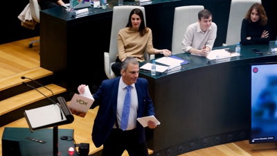 Ortega Smith abandona o pleno do Concello de Madrid (EFE/Mariscal)