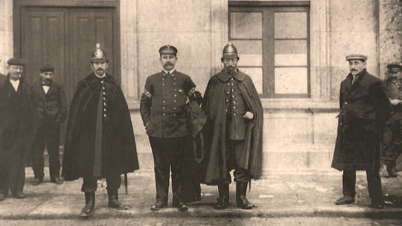 Fotografía histórica dos primeiros efectivos da Comisaría de Vilagarcía