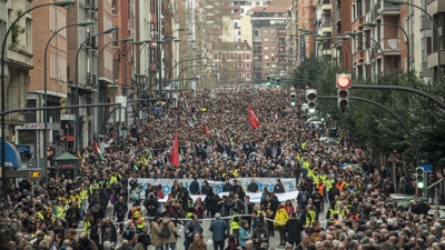 Imaxe da manifestación celebrada este sábado en Bilbao (EFE)