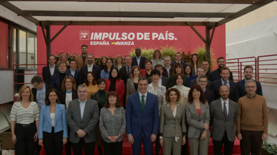 Foto de familia da nova executiva do PSOE, tras os cambios introducidos por Pedro Sánchez