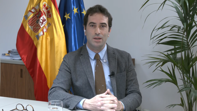 O ministro de Economía, Comercio e Empresa, Carlos Cuerpo, durante a entrevista para TVE, este luns