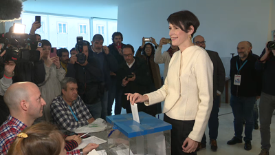 Ana Pontón votou no Centro Galego de Arte Contemporánea