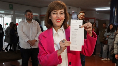 A candidata de Sumar votou en Santiago. EFE/Xoan Rey