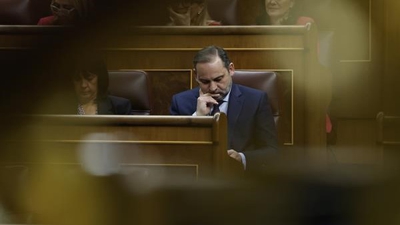 O deputado socialista José Luis Ábalos durante o pleno, este mércores, no Congreso dos Deputados (EFE / Chema Moya)