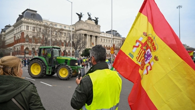 Tractorada ante o ministerio de Agricutura. EFE/Fernando Villar